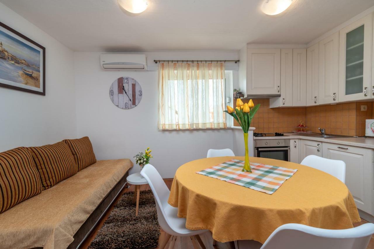 Apartment Dinka Trogir Exterior photo