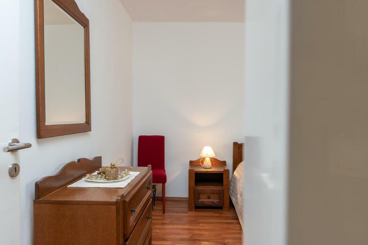Apartment Dinka Trogir Exterior photo