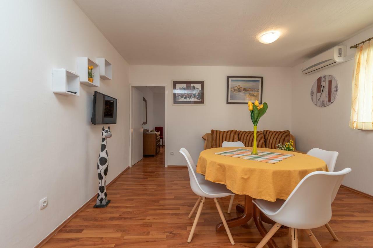 Apartment Dinka Trogir Exterior photo