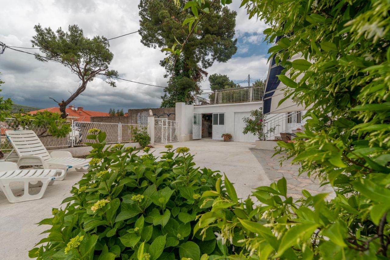 Apartment Dinka Trogir Exterior photo